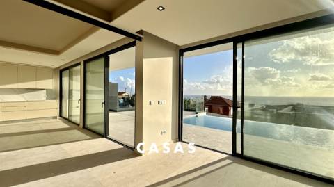 Moradia T3 com piscina e vista sobre o Funchal