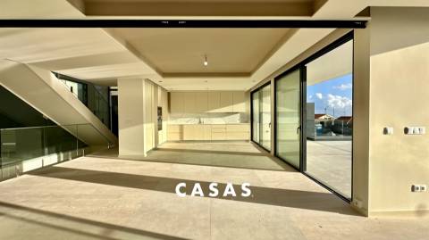 Moradia T3 com piscina e vista sobre o Funchal