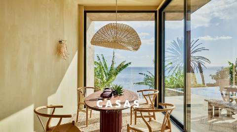 Moradia Rústica V2 com piscina em Falésia no Funchal