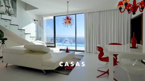 Luxuosa Villa T4 com Piscina + Apartamento T1 - Arco da Calheta