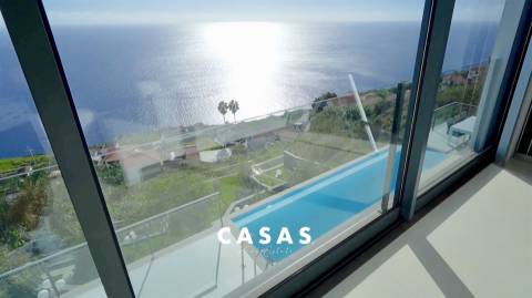 Luxuosa Villa T4 com Piscina + Apartamento T1 - Arco da Calheta