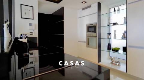 Luxuosa Villa T4 com Piscina + Apartamento T1 - Arco da Calheta