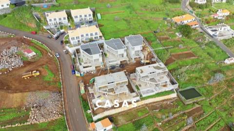 Moradias de Luxo, T4 em Caniço de Baixo, Sta. Cruz - Ilha da Madeira