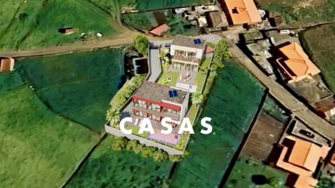 Lote de terreno com 870m2 e com projeto aprovado para construção de duas moradias na Ponta Do Pargo