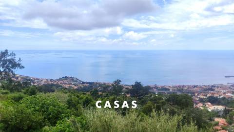 Moradia tradicional Madeirense num Lote de Terreno urbano com 830 m2