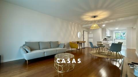 Apartamento T2 Arrendamento em São Martinho,Funchal