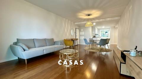 Apartamento T2 Arrendamento em São Martinho,Funchal