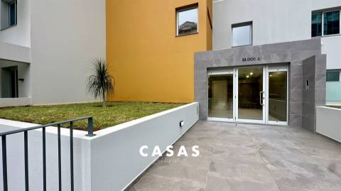 Apartamento T2 Arrendamento em São Martinho,Funchal