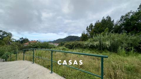 Lote de Terreno com 2.950 m² com duas frentes de estrada em Santana
