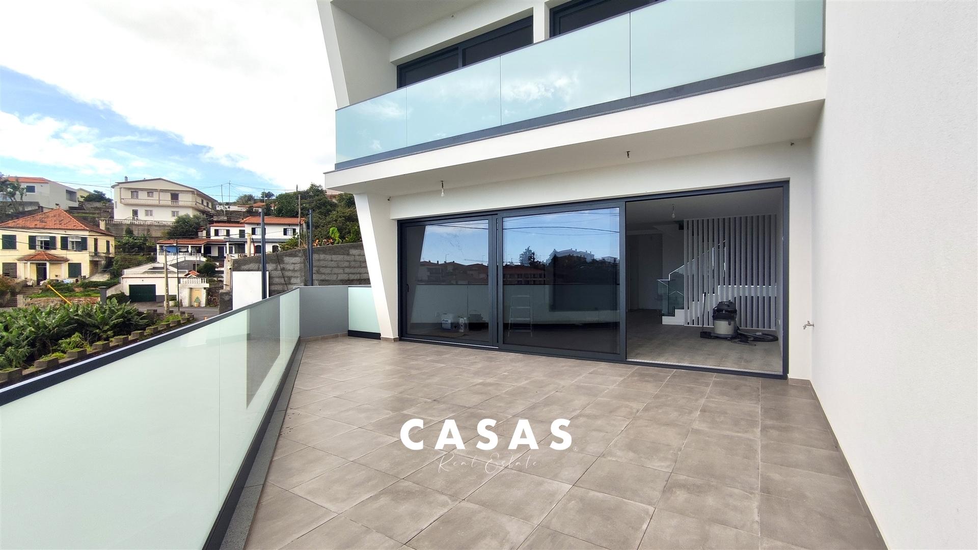 Moradia Geminada T3 Venda em Santo António,Funchal