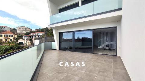 Moradia Geminada T3 Venda em Santo António,Funchal