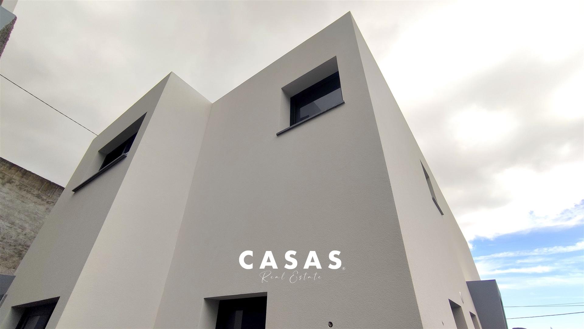 Moradia Geminada T3 Venda em Santo António,Funchal