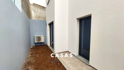 Moradia Geminada T3 Venda em Santo António,Funchal