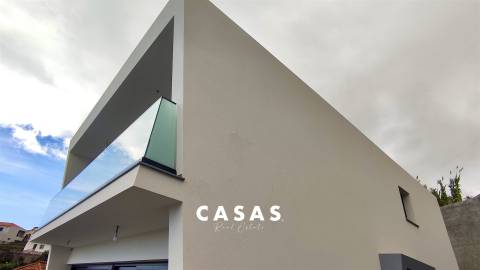 Moradia Geminada T3 Venda em Santo António,Funchal