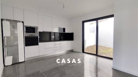 Moradia Geminada T3 Venda em Santo António,Funchal