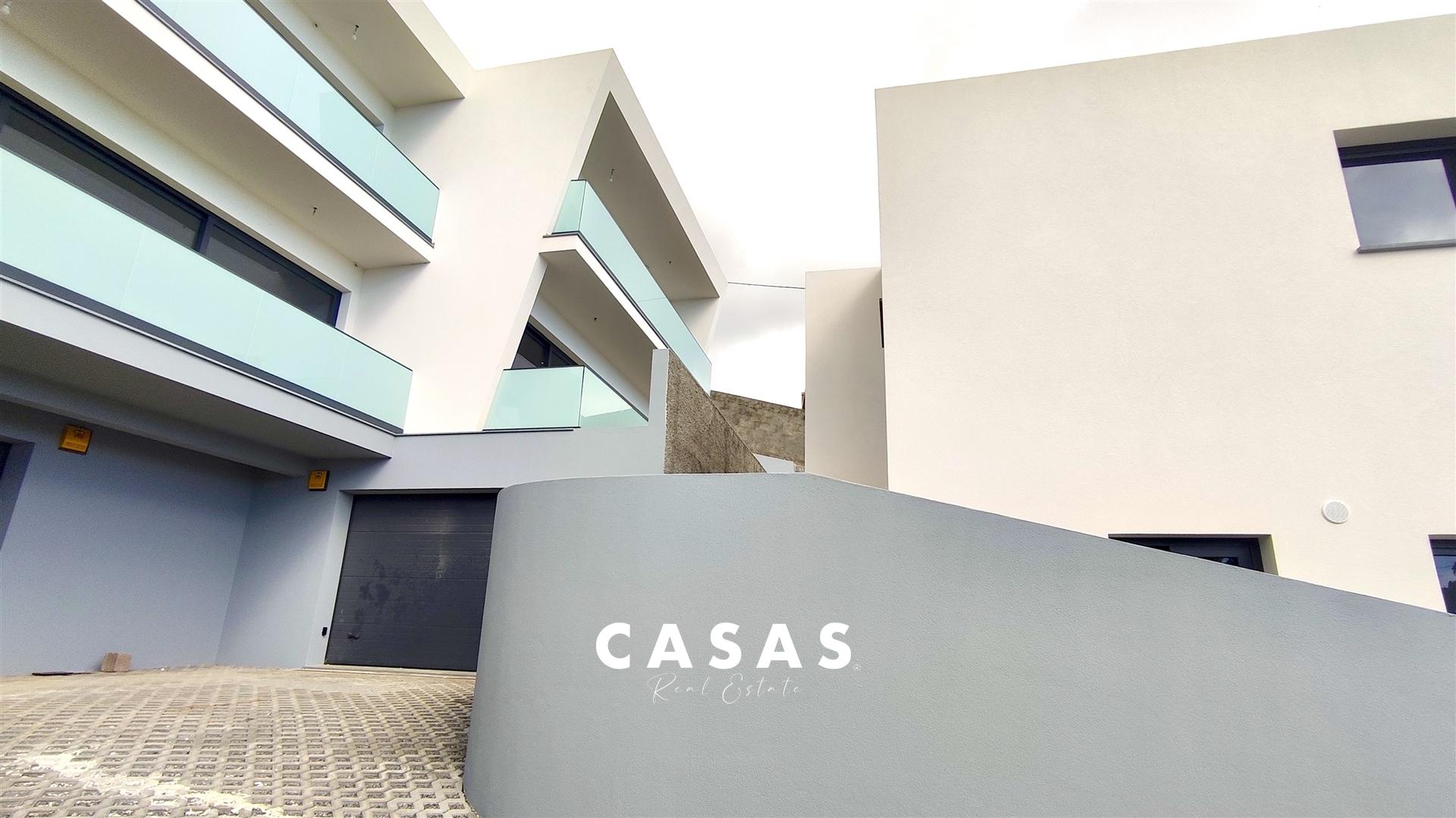 Moradia Geminada T3 Venda em Santo António,Funchal