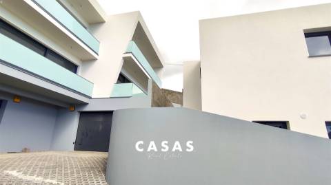 Moradia Geminada T3 Venda em Santo António,Funchal