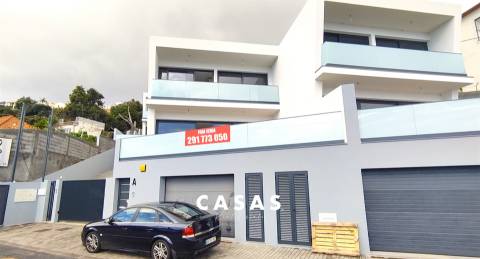 Moradia Geminada T3 Venda em Santo António,Funchal
