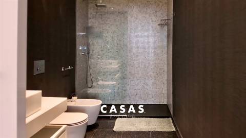 Apartamento T2 com terraço privado em Novo Empreendimento no Funchal