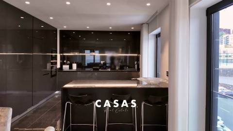 Apartamento T2 com terraço privado em Novo Empreendimento no Funchal