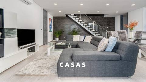 Moradia T3 Venda em Arco da Calheta,Calheta (Madeira)