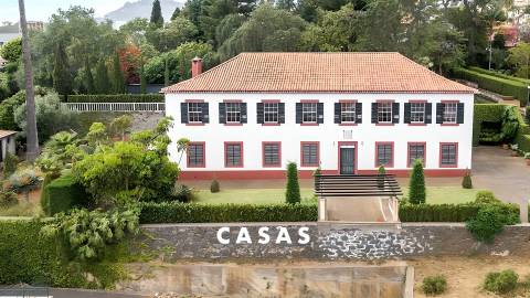 Quinta do Esmeraldo – Um Tesouro Histórico à Venda no Coração do Funchal