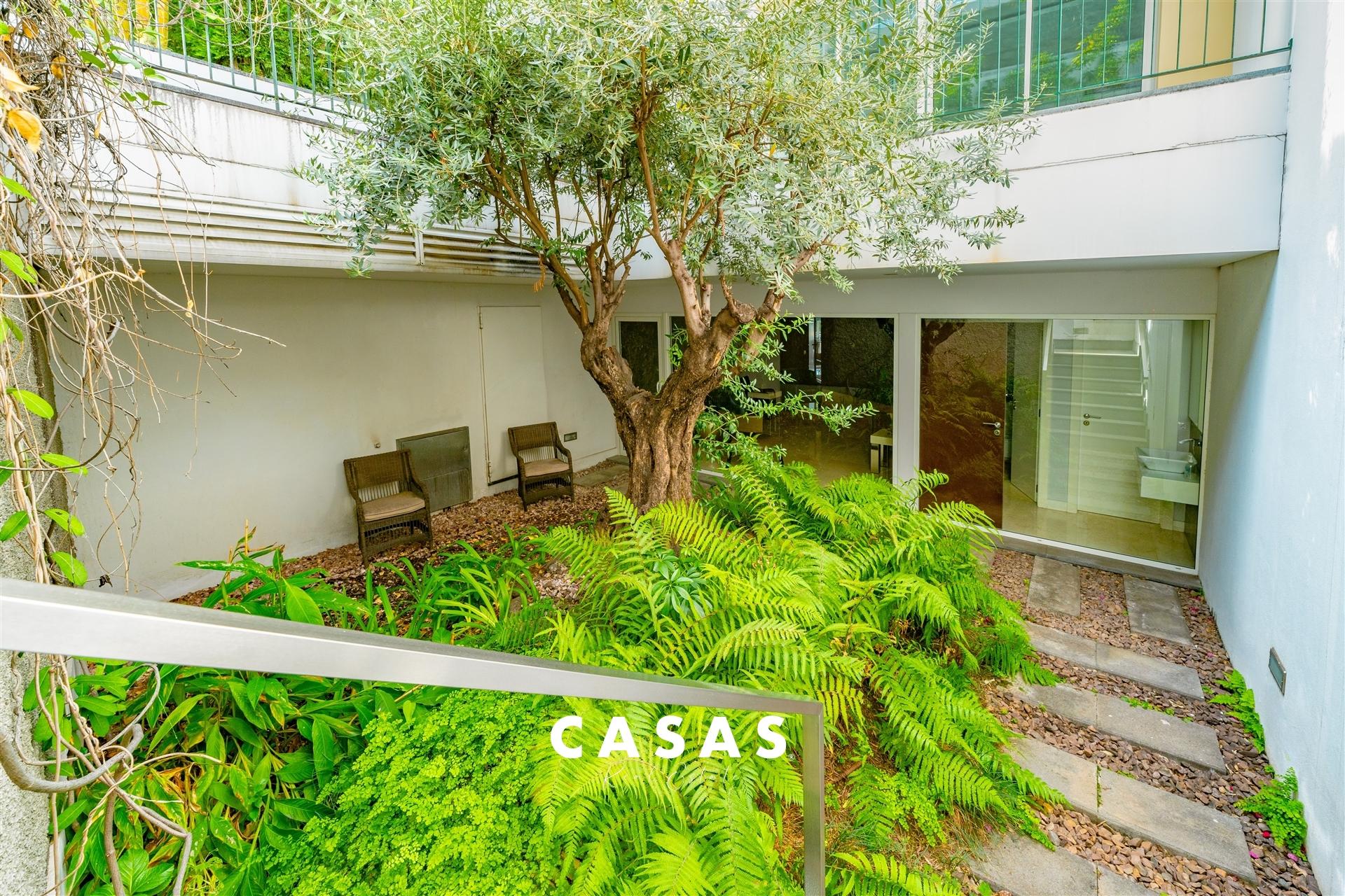 Apartamento T2 Arrendamento em Funchal (Sé),Funchal