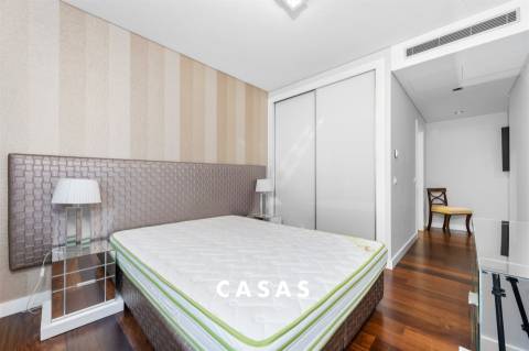 Apartamento T2 Arrendamento em Funchal (Sé),Funchal