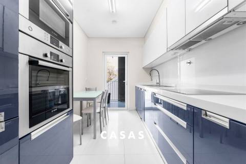 Apartamento T2 Arrendamento em Funchal (Sé),Funchal