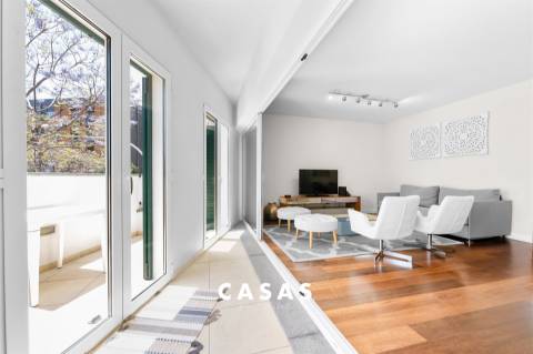 Apartamento T2 Arrendamento em Funchal (Sé),Funchal