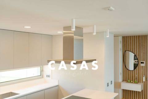 Apartamento T2 Arrendamento em Funchal (São Pedro),Funchal