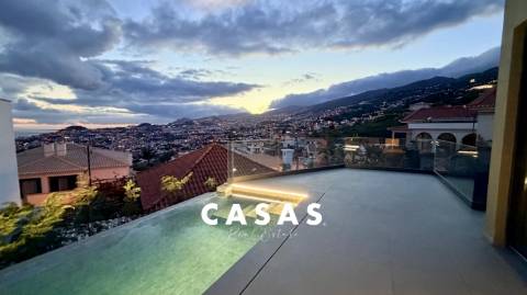 Moradia T2 Venda em Funchal (Santa Maria Maior),Funchal