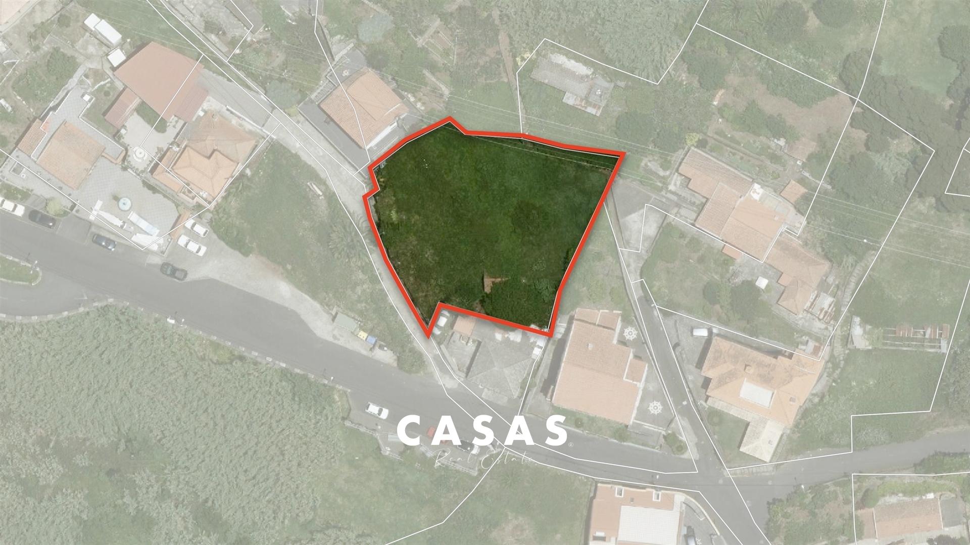 Lote de Terreno urbano com 830 m2 na zona em São Gonçalo