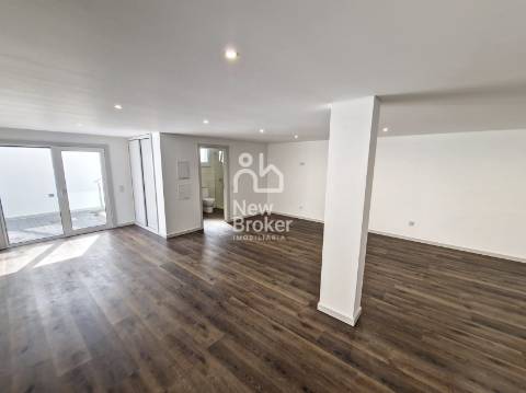 Moradia T4+1 com Piscina em Cascais. Nova construção. Localização privilegiada em zona residencial