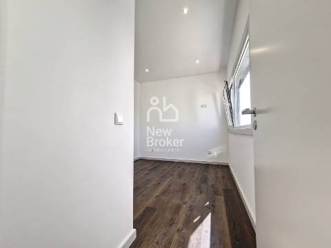 Moradia T4+1 com Piscina em Cascais. Nova construção. Localização privilegiada em zona residencial