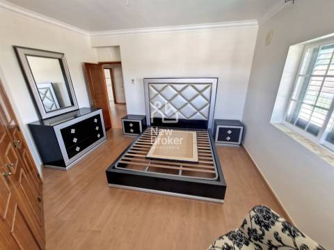 Moradia T4+1, com Piscina , Vista para o Mar e Serra