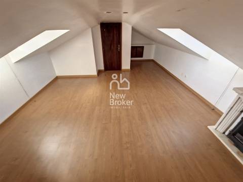 Moradia T4+1, com Piscina , Vista para o Mar e Serra