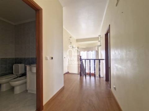 Moradia T4+1, com Piscina , Vista para o Mar e Serra