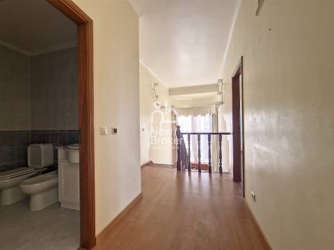 Moradia T4+1, com Piscina , Vista para o Mar e Serra