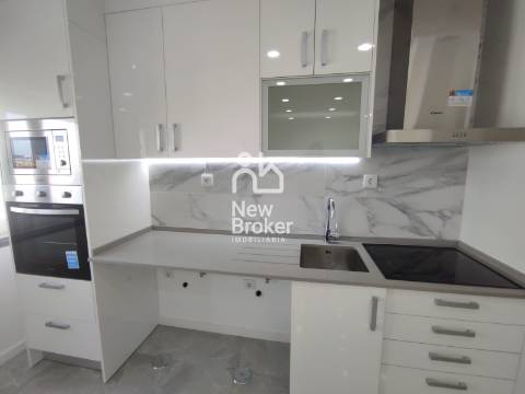 Apartamento T2 Venda em Laranjeiro e Feijó,Almada