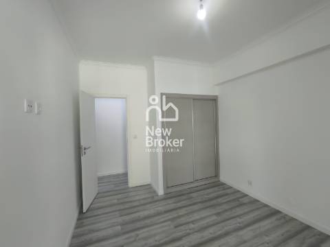 Apartamento T2 Venda em Laranjeiro e Feijó,Almada