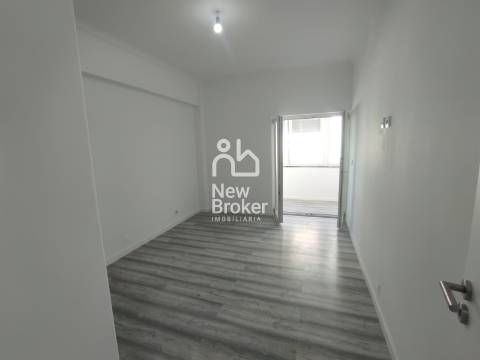 Apartamento T2 Venda em Laranjeiro e Feijó,Almada