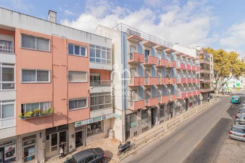 Apartamento T2 Venda em Rio de Mouro,Sintra