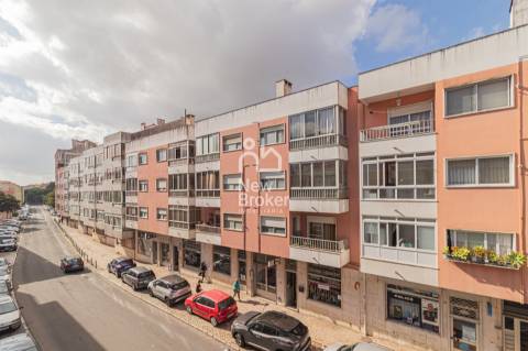 Apartamento T2 Venda em Rio de Mouro,Sintra