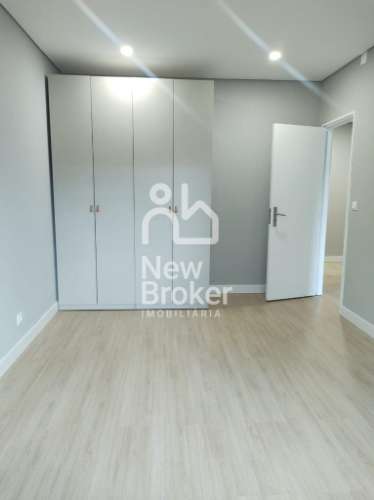 Apartamento T4 para venda em Maximinos, Braga, com garagem.