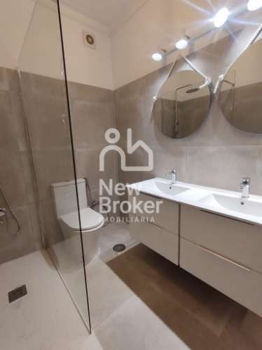 Apartamento T4 para venda em Maximinos, Braga, com garagem.