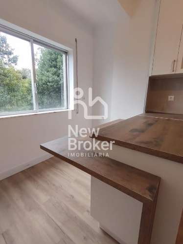 Apartamento T4 para venda em Maximinos, Braga, com garagem.