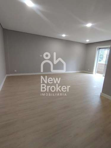 Apartamento T4 para venda em Maximinos, Braga, com garagem.