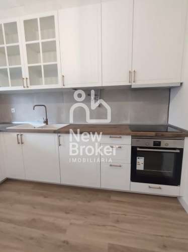 Apartamento T4 para venda em Maximinos, Braga, com garagem.