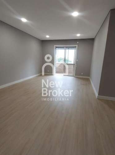 Apartamento T4 para venda em Maximinos, Braga, com garagem.